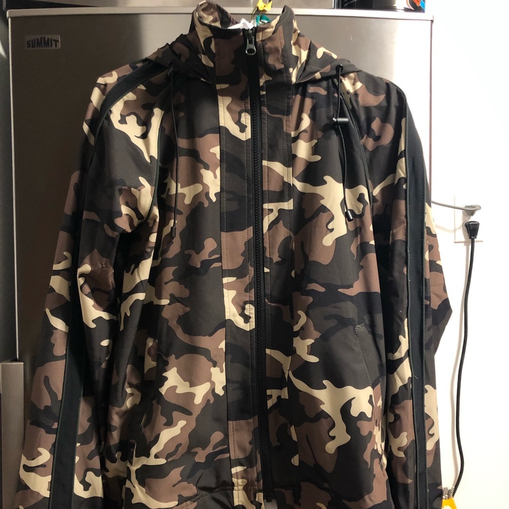 Upside green camo windbreaker athletic jacket